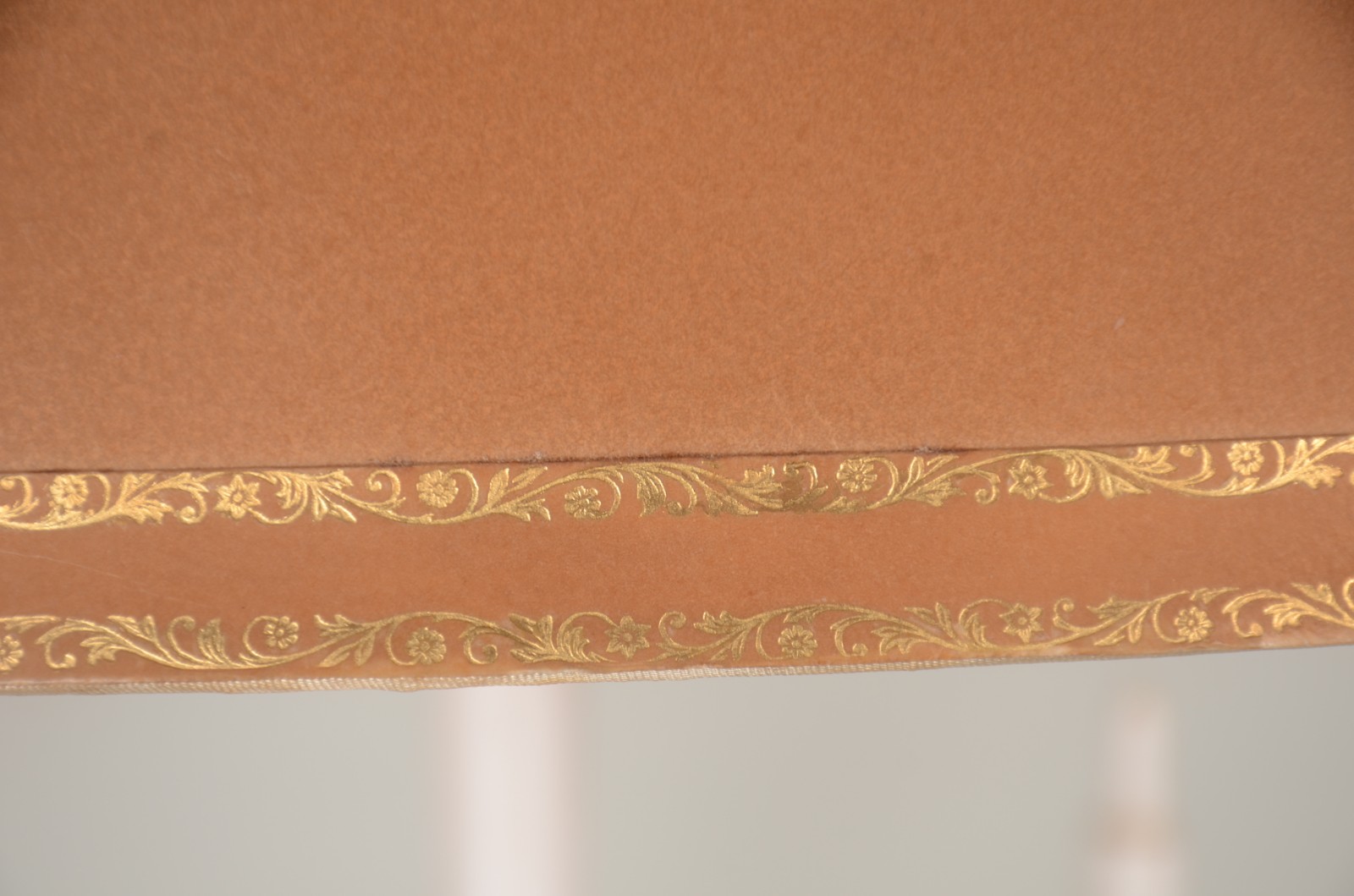 Elegante abatjour de metal dourado para duas luzes, estilo... - foto 7 de 7