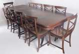 Mesa de jantar de madeira nobre, tampo apoiado ... - Mesa de jantar de madeira nobre, tampo apoiado em 2 bases em balaústre terminando em 3 pernas recurvas, pés de garra . Acompanham 10 cadeiras, s...