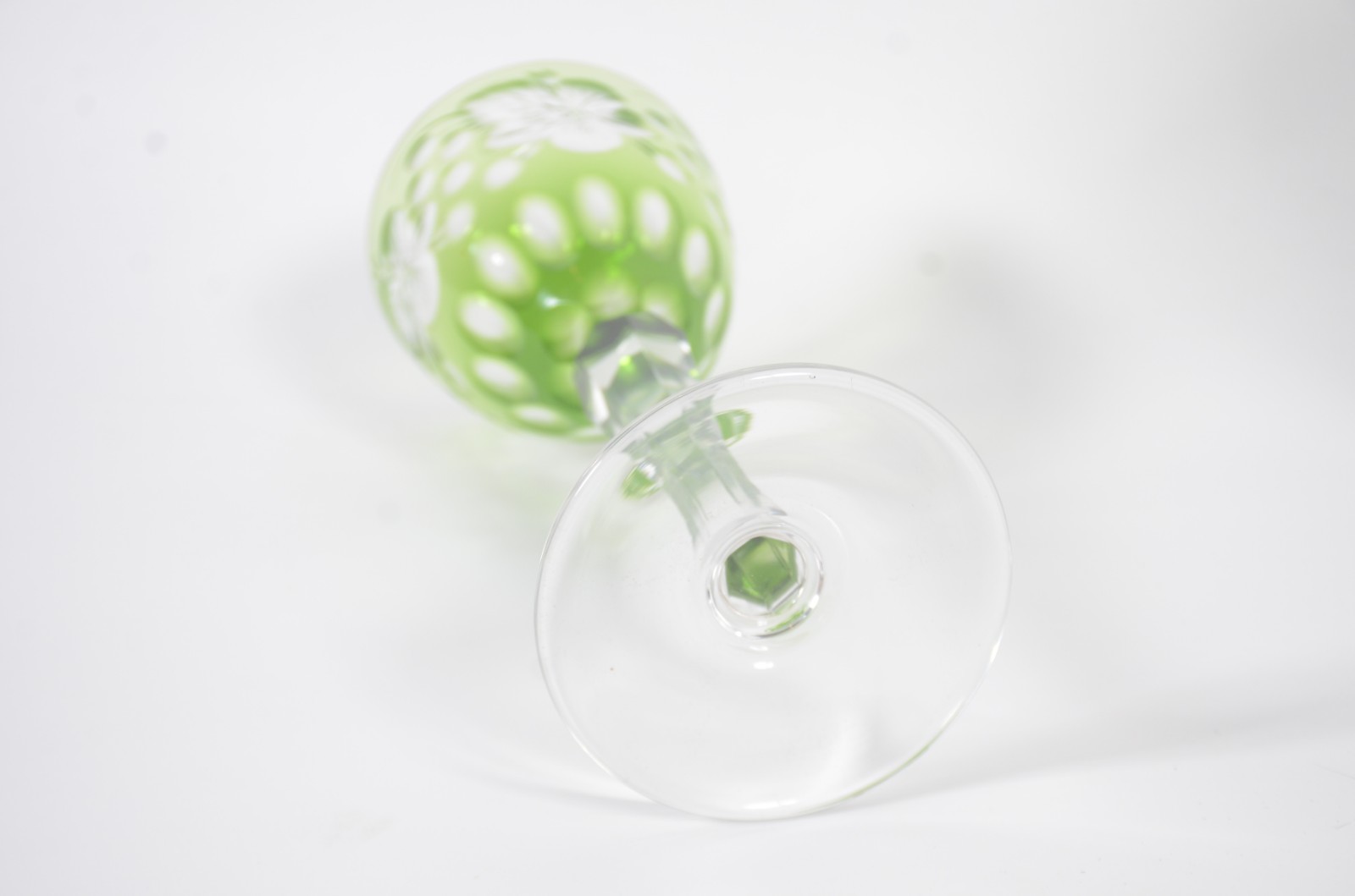 Seis cálices para vinho de cristal doublé verde lapidado. - foto 5 de 5