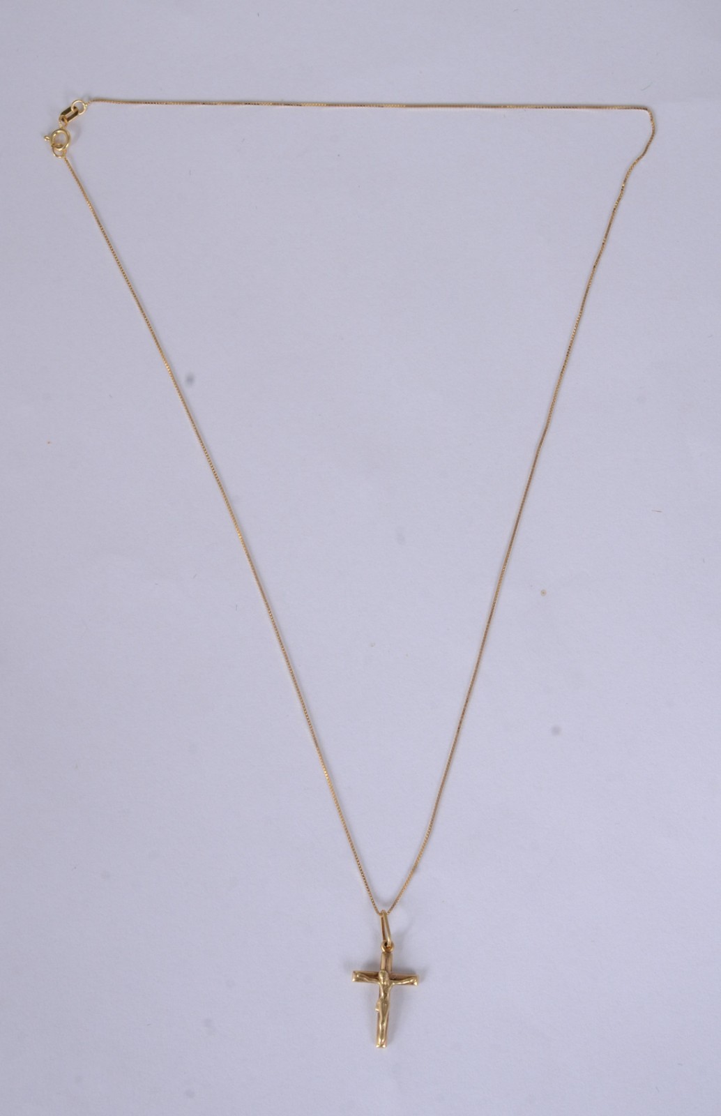 Colar de ouro amarelo 18 k., contraste 750mls com crucifixo. (Por... - foto 3 de 7