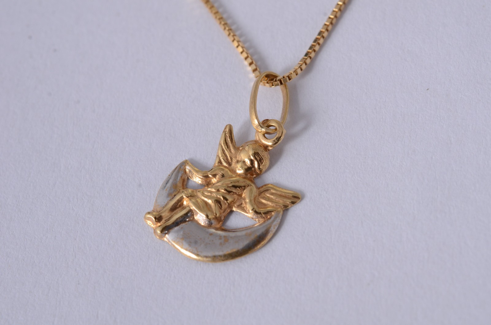 Colar de ouro amarelo 18 k., contraste 750mls e pingente... - foto 1 de 6