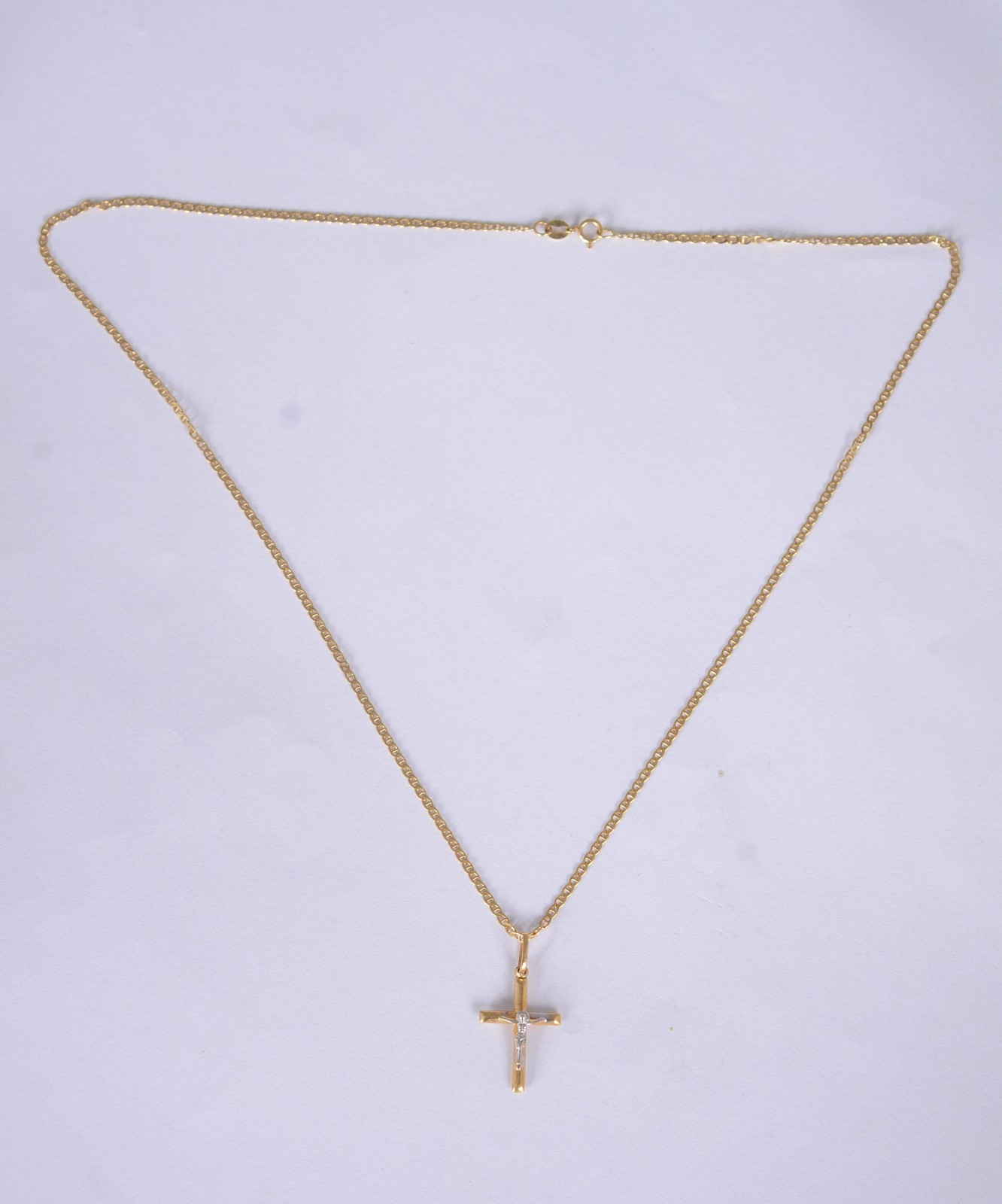 Colar de ouro amarelo 18 k., contraste 750mls com crucifixo. (Por... - foto 3 de 5