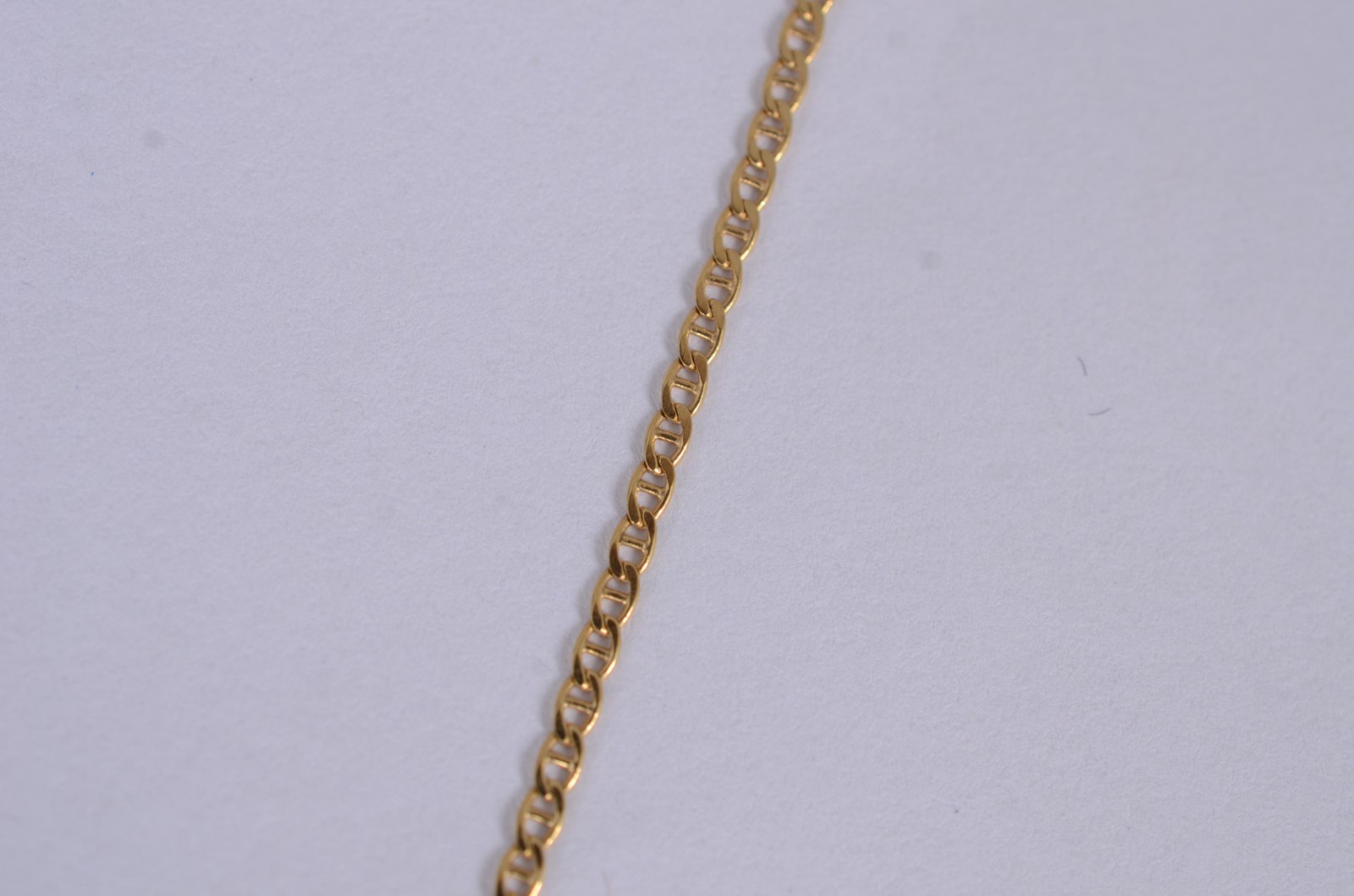 Colar de ouro amarelo 18 k., contraste 750mls com crucifixo. (Por... - foto 4 de 5