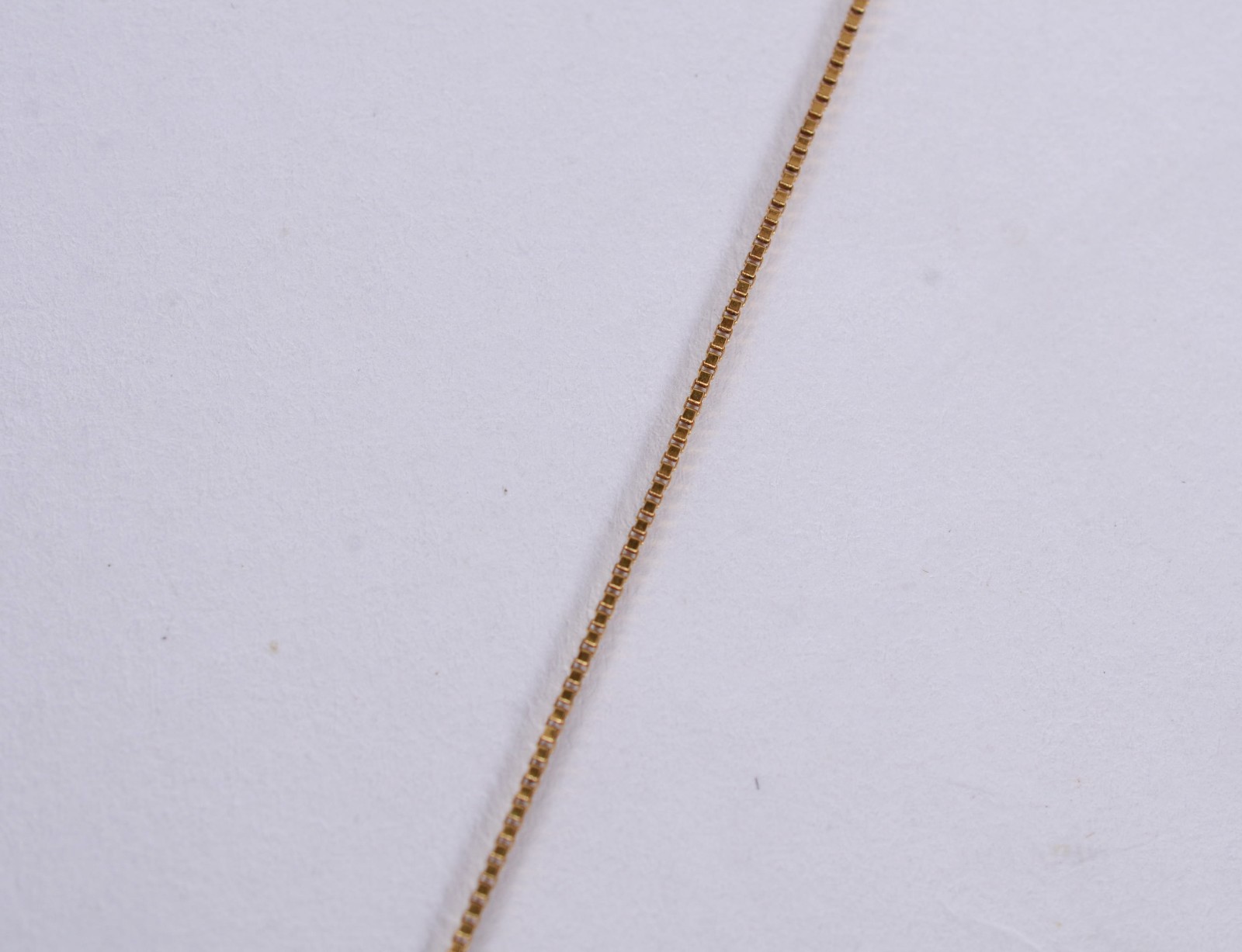 Colar de ouro amarelo 18k. Contraste 750mls com pingente feitio... - foto 4 de 6