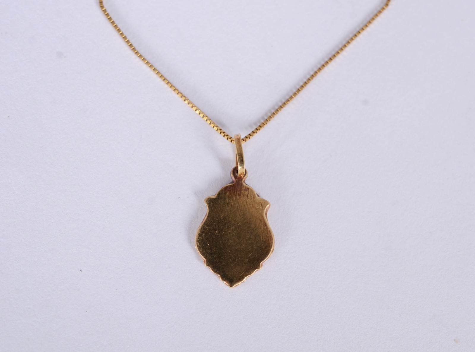 Colar de ouro amarelo 18k. Contraste 750mls com pingente feitio... - foto 6 de 6