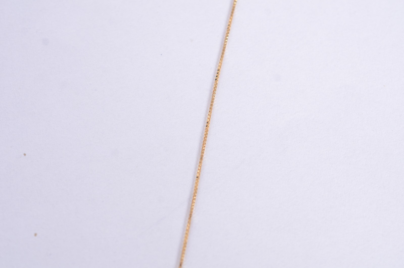 Colar de ouro 18 k., contraste 750 com pendente feitio árvore da... - foto 4 de 6