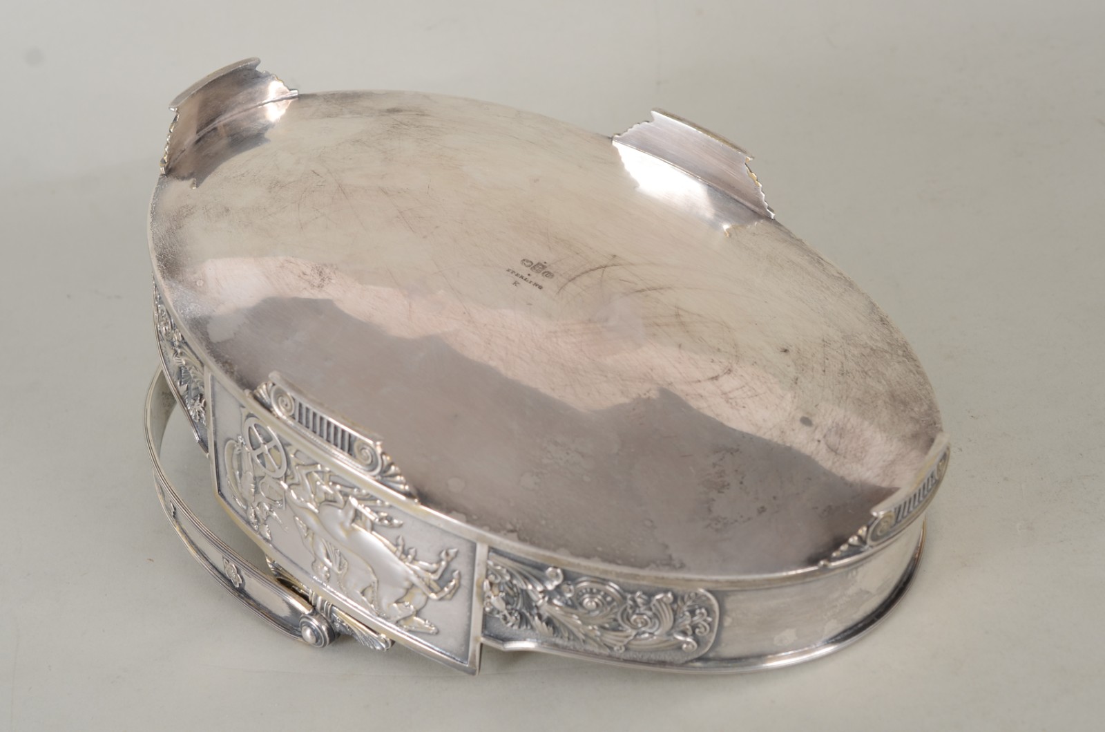 Cesta com alça de prata Sterling contrastada, lateral decorada com... - foto 8 de 9