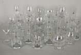 Vinte e três copos diversos em demi cristal, co... - Vinte e três copos diversos em demi cristal, collection Royal, composto de: 2 para cerveja; decanteur, copo para suco, 2 para coquetel; 2 para D...