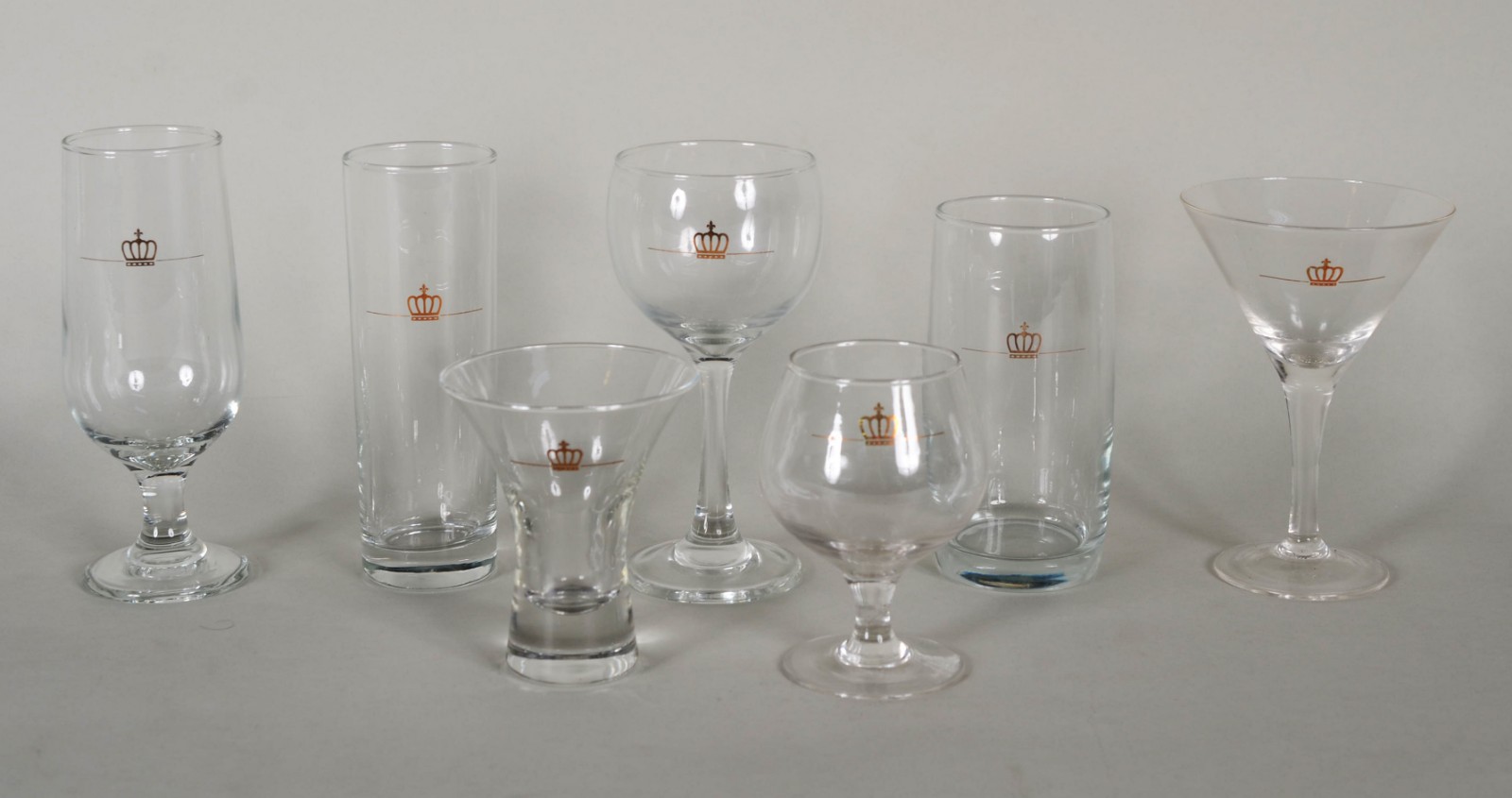 Vinte e três copos diversos em demi cristal, collection Royal... - foto 3 de 8