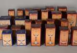 Vinte e três copos diversos em demi cristal, co... - Vinte e três copos diversos em demi cristal, collection Royal, composto de: 2 para cerveja; decanteur, copo para suco, 2 para coquetel; 2 para D...