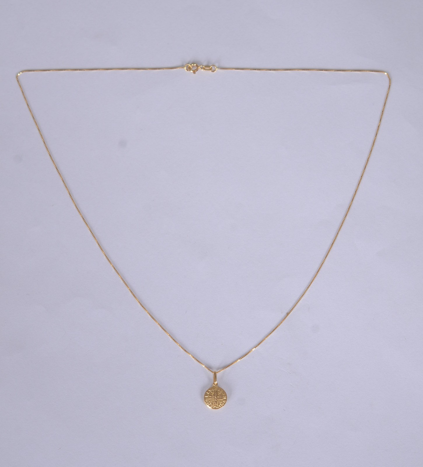 Colar de ouro amarelo 18k. Contraste 750mls com pingente sacro. (Por... - foto 5 de 5