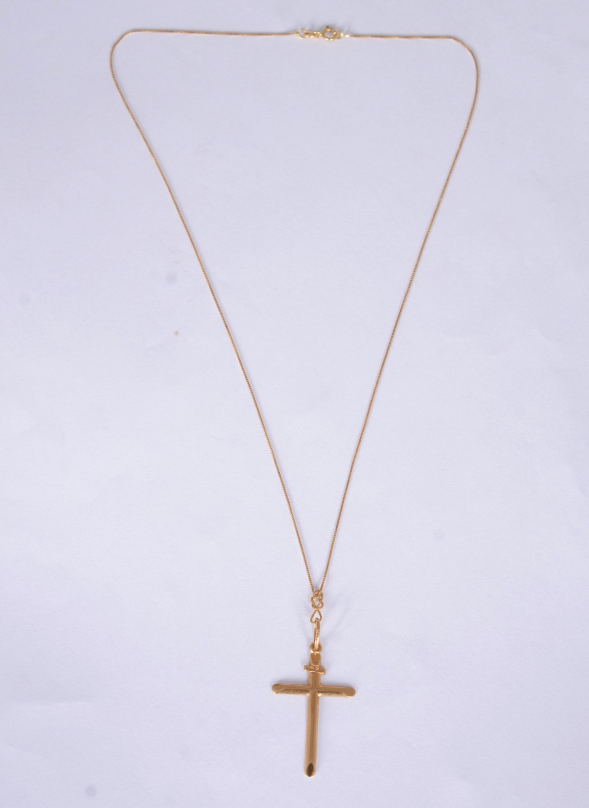 Colar de ouro 18 k., contraste 750 com pendente de Crucifixo. (Por... - foto 2 de 5