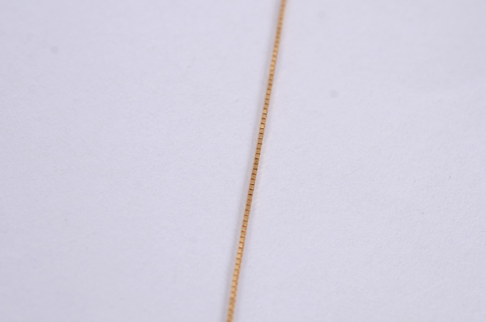 Colar de ouro 18 k., contraste 750 com pendente de Crucifixo. (Por... - foto 4 de 5