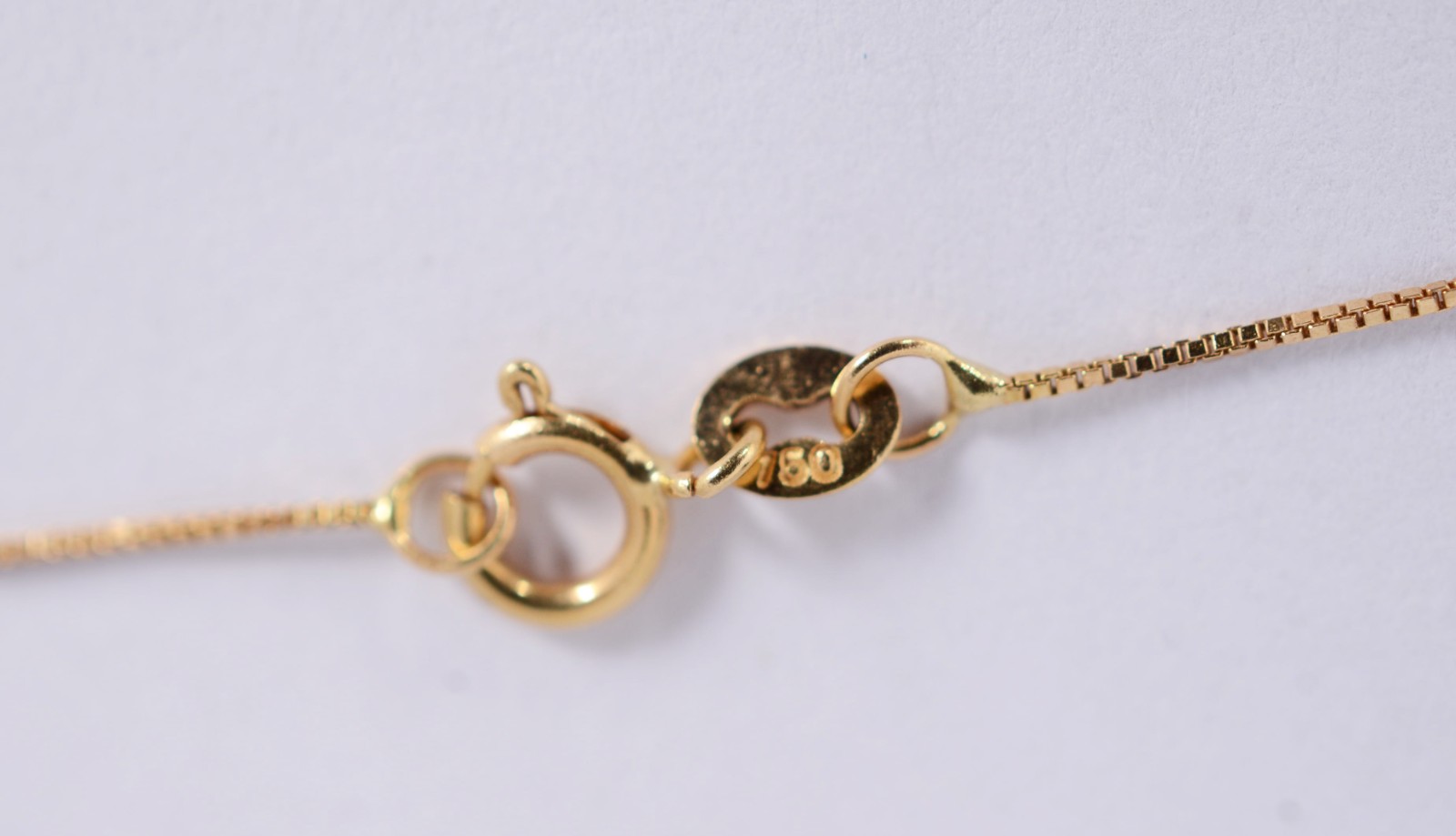 Colar de ouro 18 k., contraste 750 com pendente de Crucifixo. (Por... - foto 5 de 5
