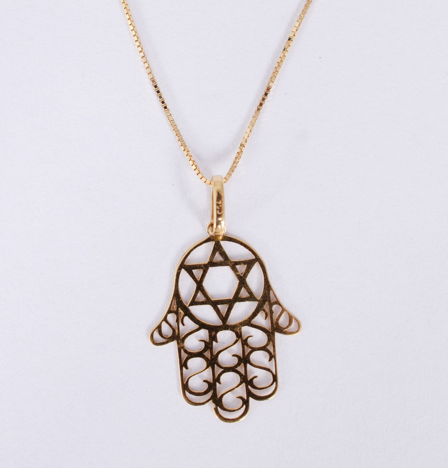 Colar de ouro 18 k., contraste 750 com pendente feitio estrela de... - foto 4 de 5