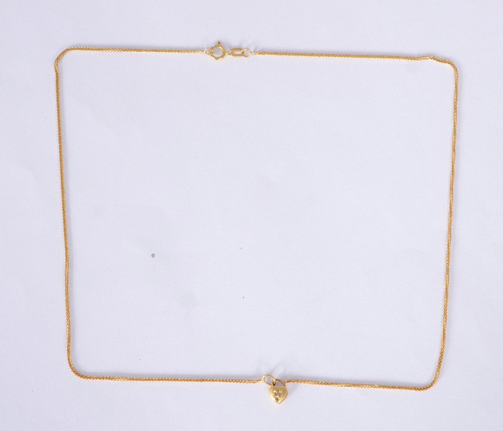 Colar de ouro 18 k., contraste 750 com pendente feitio coração. (Por... - foto 2 de 6