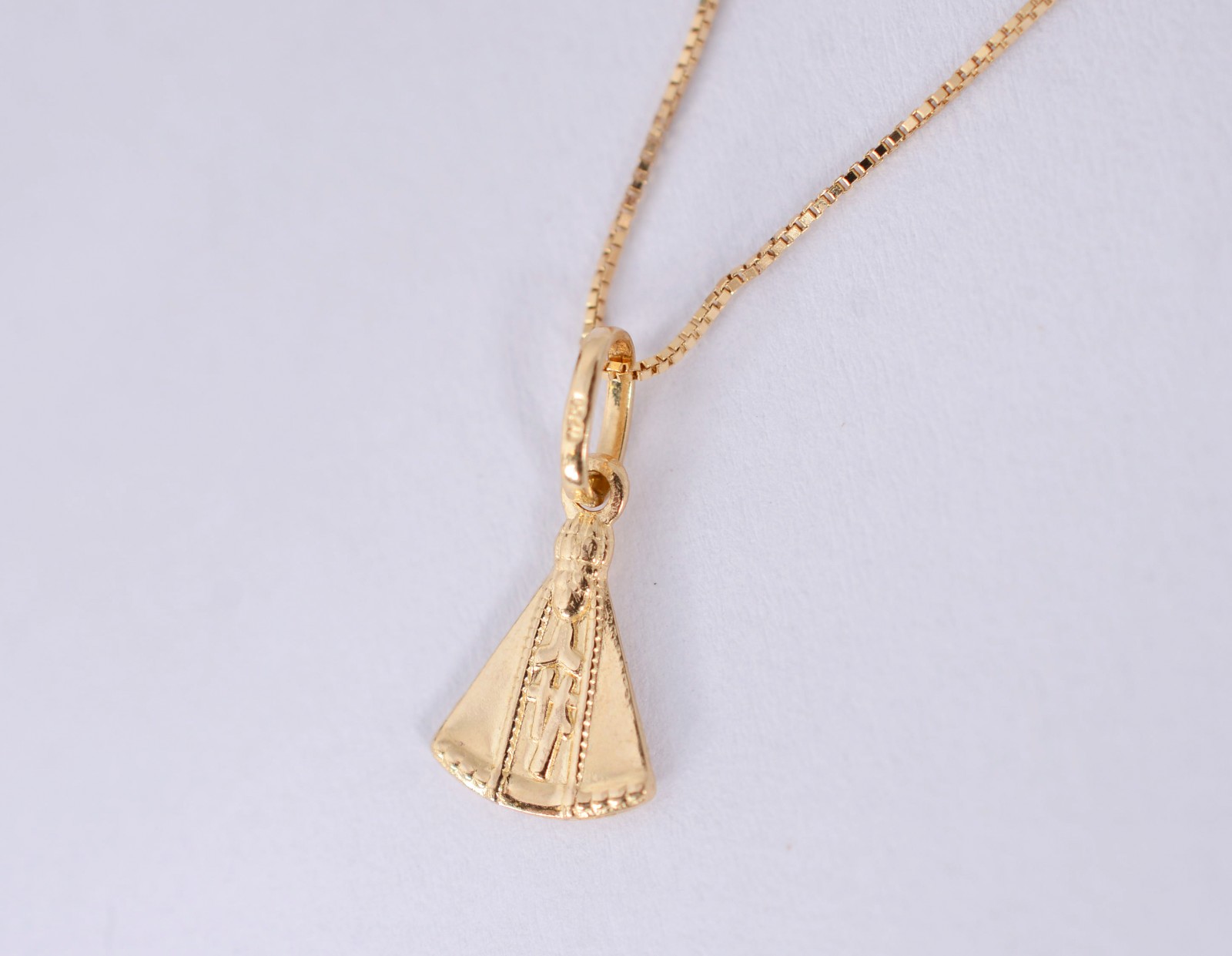 Colar de ouro 18 k., contraste 750 com pendente feitio Nossa Senhora... - foto 5 de 5