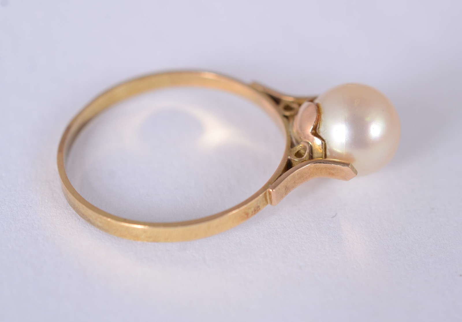 Anel de ouro 18 k. com uma perola, aro 17. (Por motivos de segurança... - foto 3 de 8