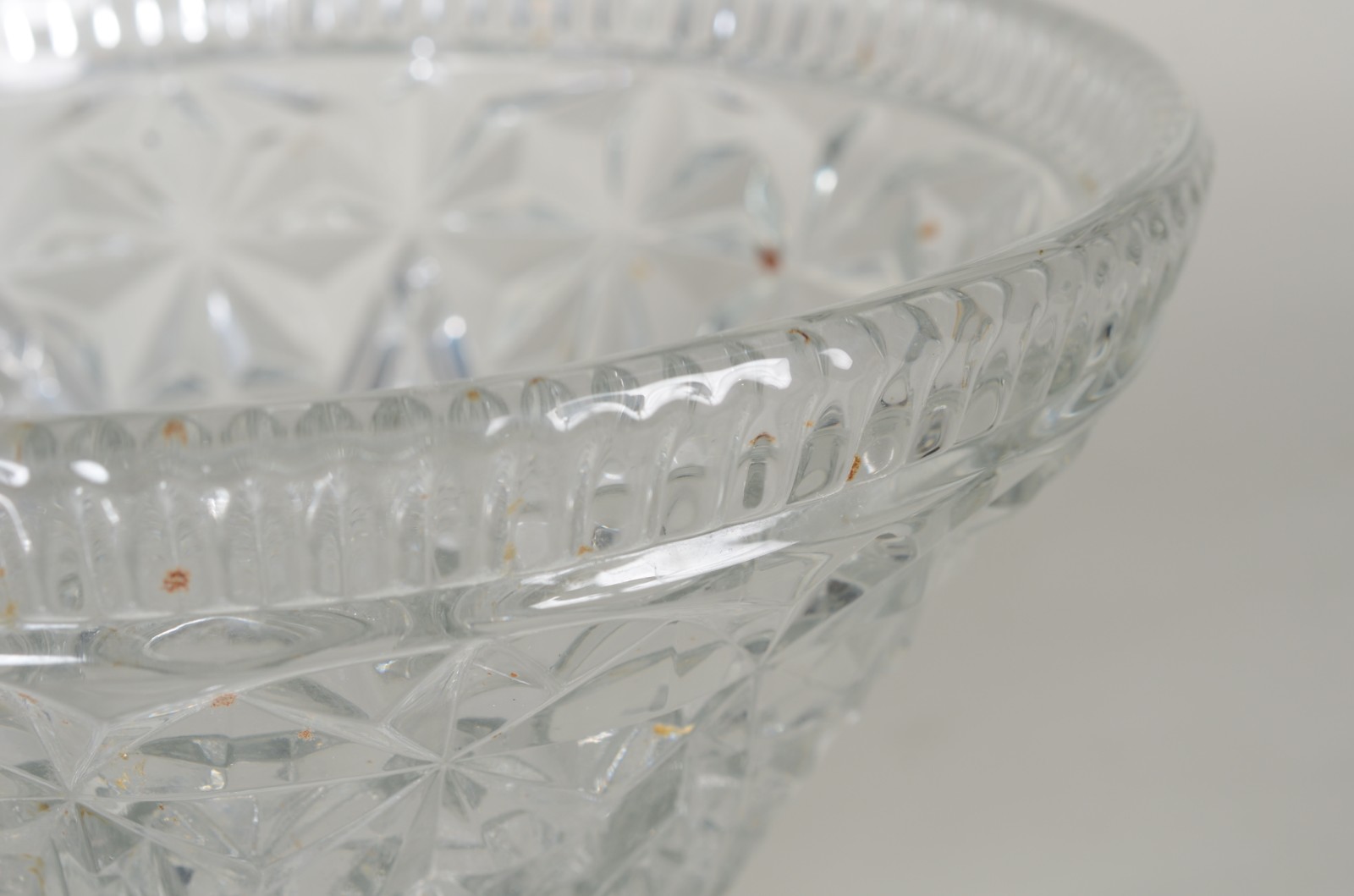 Duas peças de cristal, sendo: porta petiscos e fruteira. - foto 8 de 10