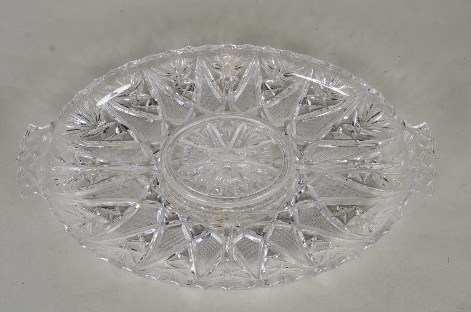 Duas peças de cristal, sendo: porta petiscos e fruteira. - foto 9 de 10