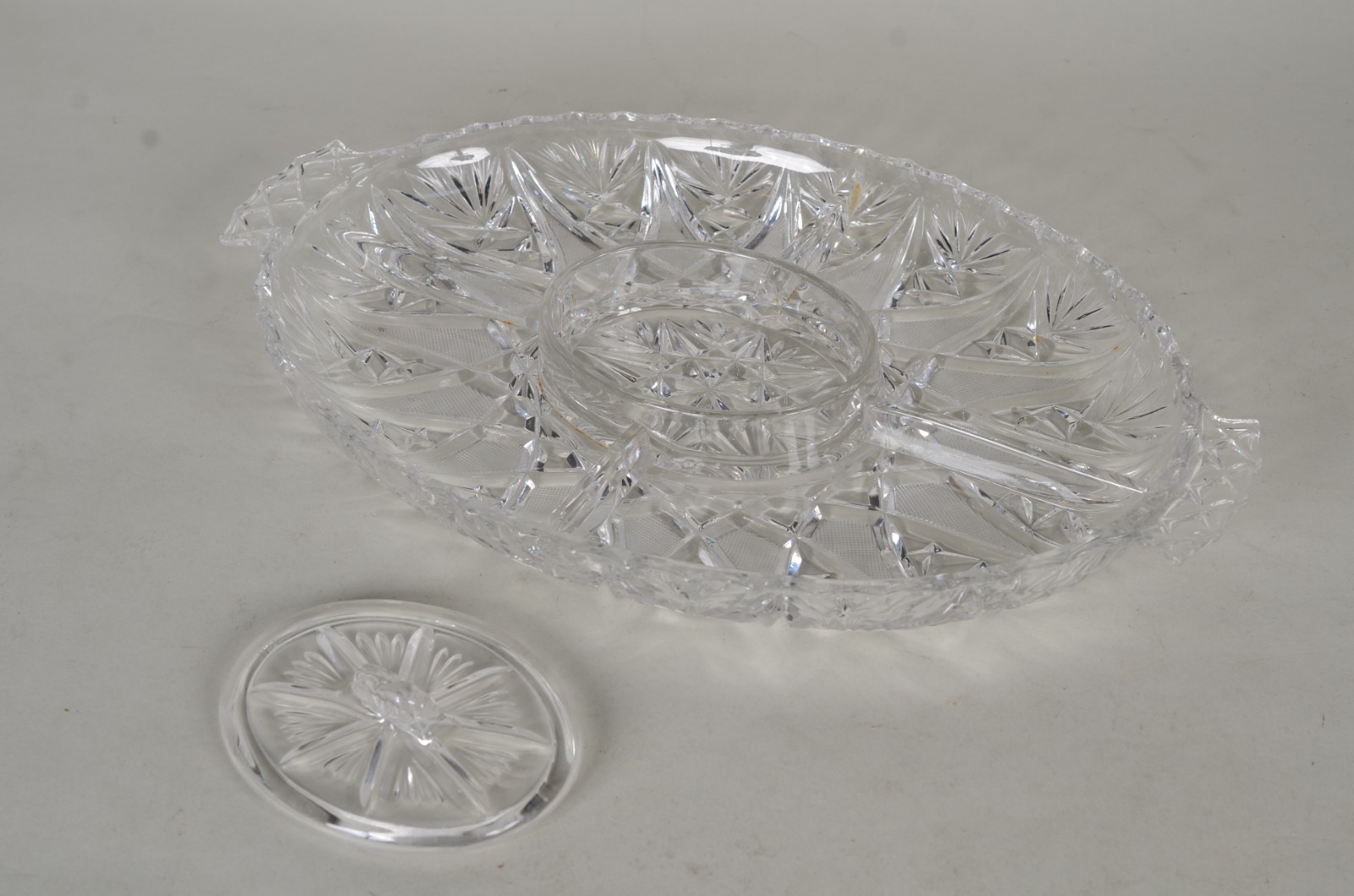 Duas peças de cristal, sendo: porta petiscos e fruteira. - foto 10 de 10