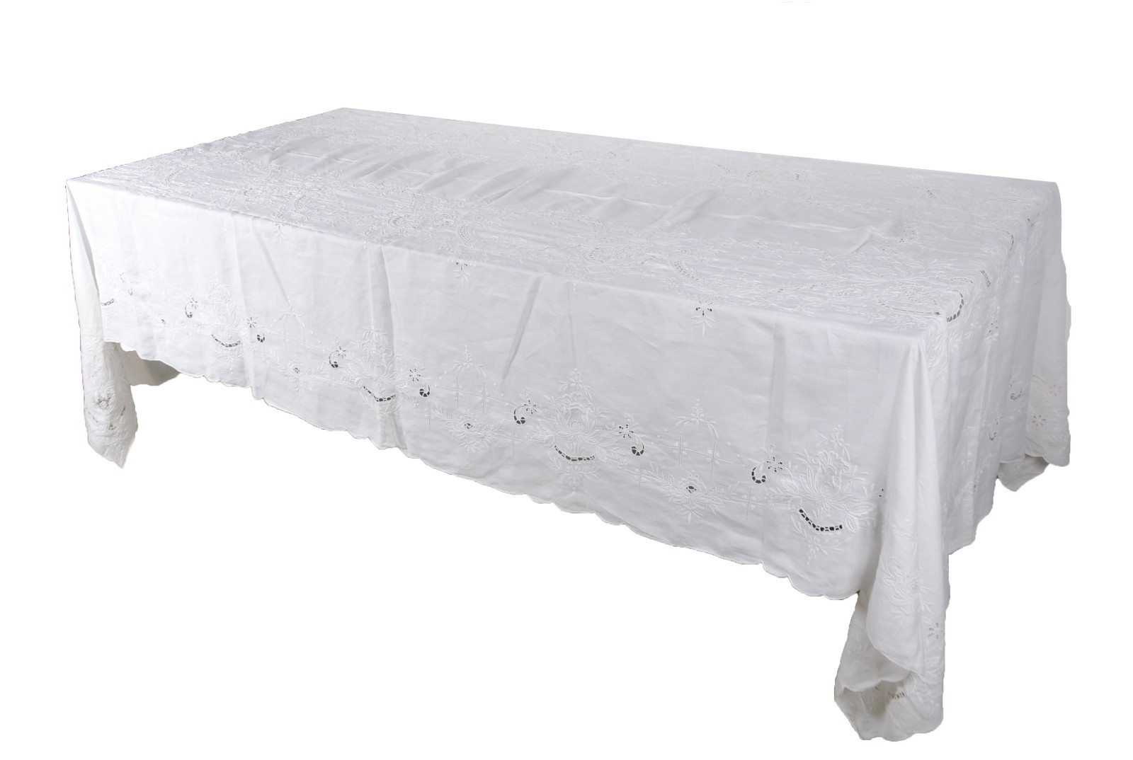 Quatro toalhas de mesa, sendo uma bege bordada com 6 guardanapos... - foto 5 de 11