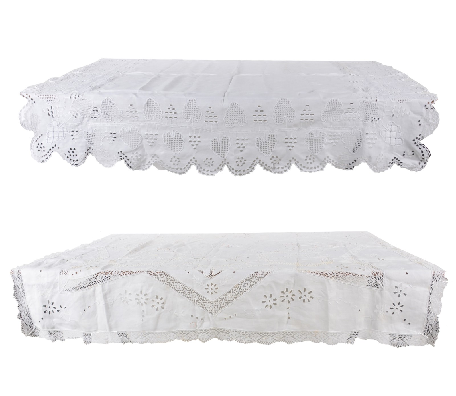 Duas toalhas de mesa com bordados. Pequenas manchas. - foto 1 de 11