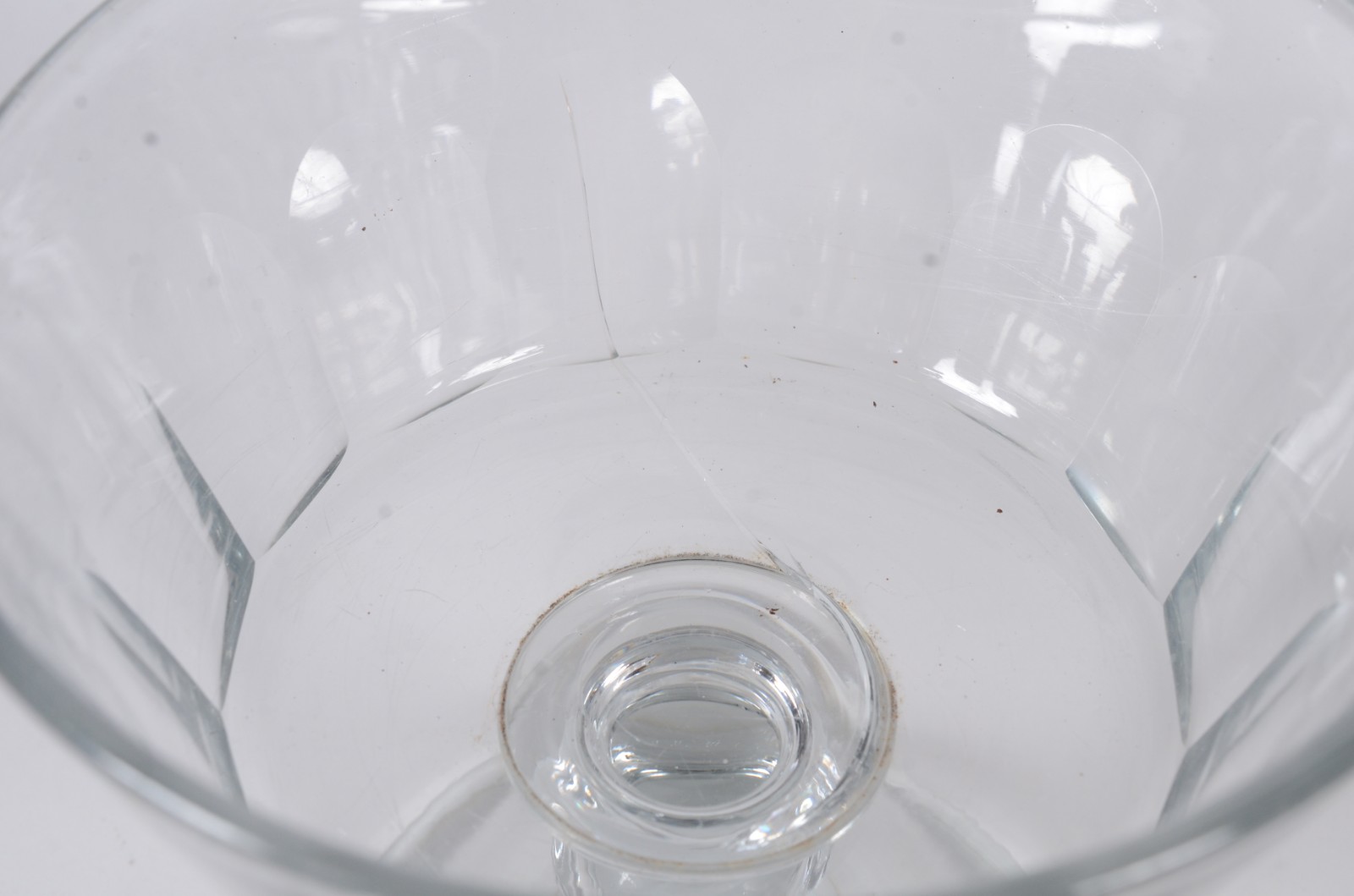 Par de antigas compoteiras de cristal frances facetado com um... - foto 7 de 10