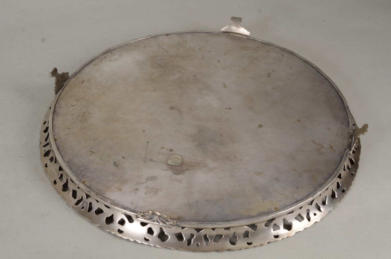 Salva de prata baixa. Peso da prata: 1290 g. (Por motivos de... - foto 8 de 9