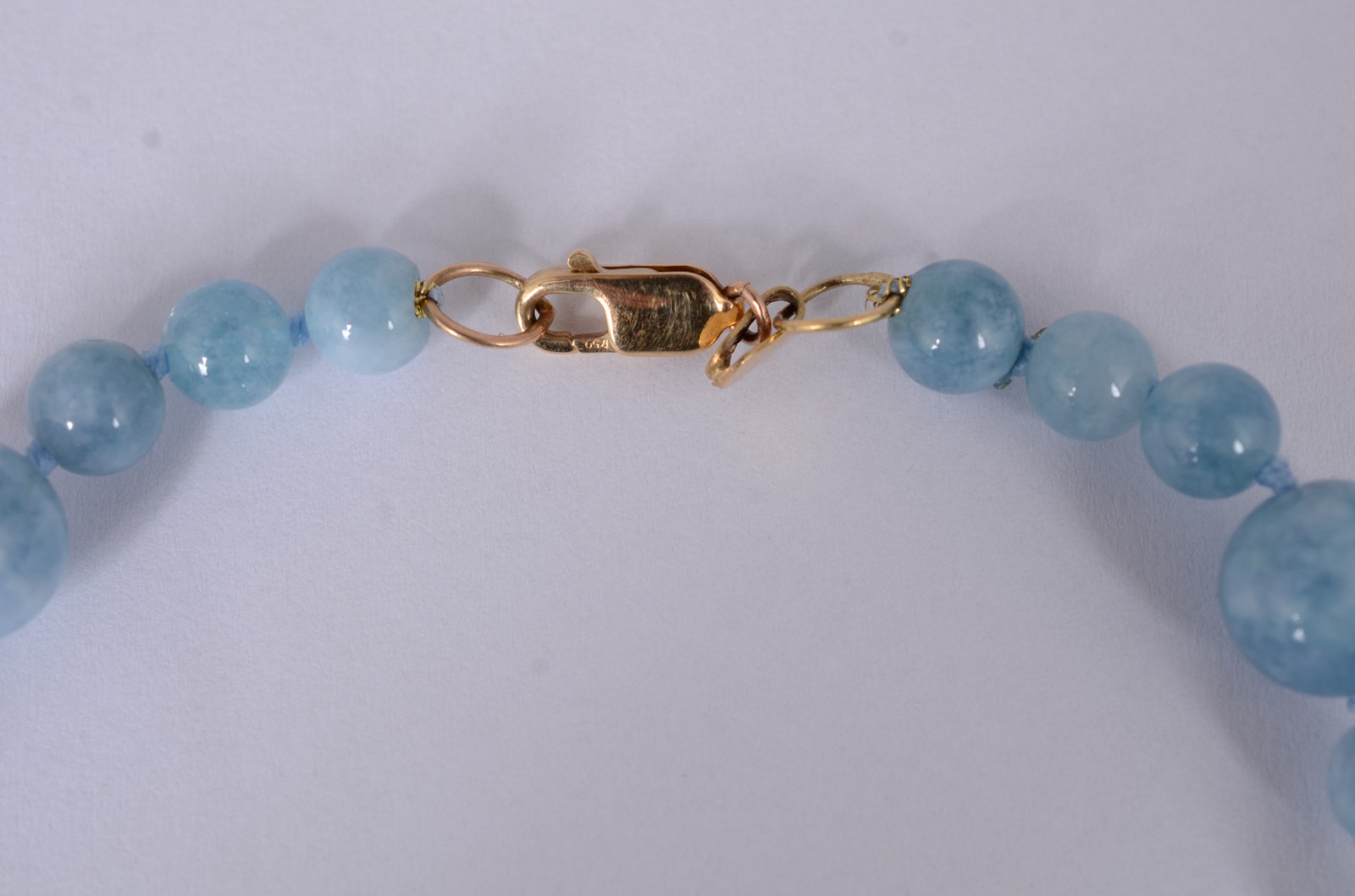 Colar com fecho e argolas de ouro 18 k., contraste 750. (Por motivos... - foto 3 de 4