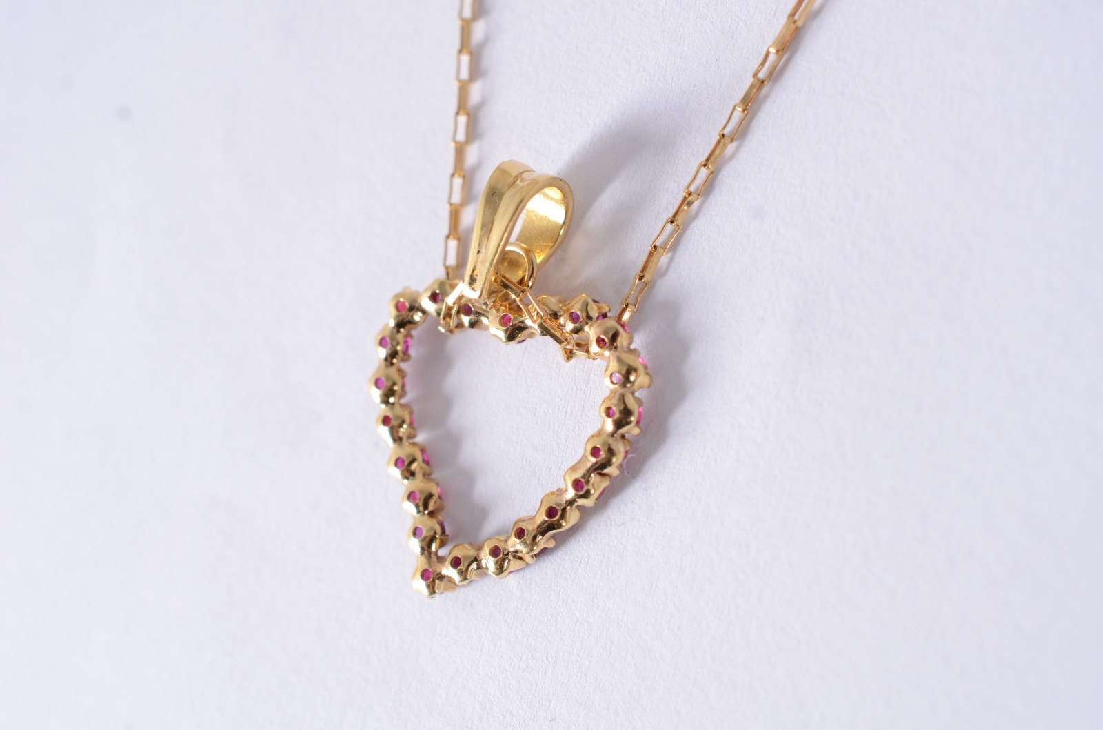 Colar com pendente de ouro 18 k., contraste 750 com élos e coração... - foto 4 de 8