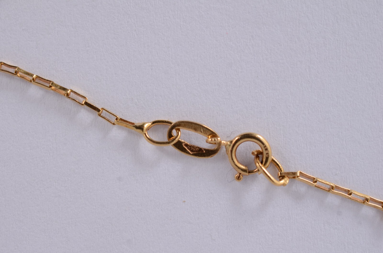 Colar com pendente de ouro 18 k., contraste 750 com élos e coração... - foto 8 de 8
