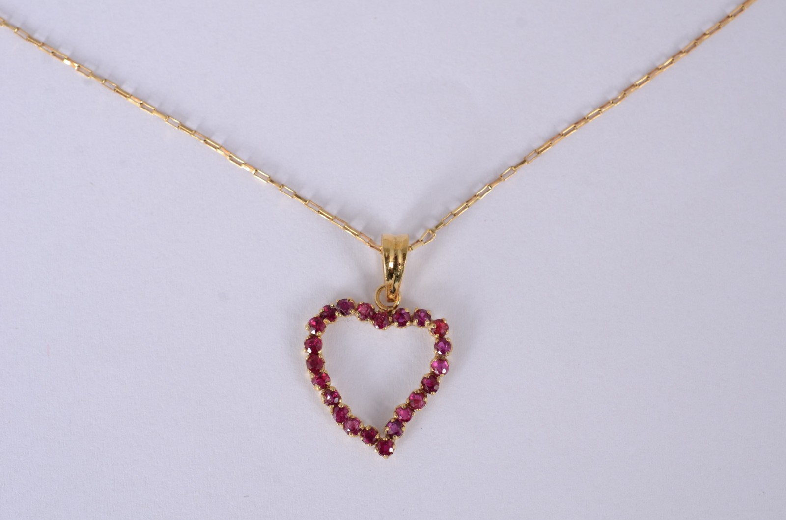 Colar com pendente de ouro 18 k., contraste 750 com élos e coração... - foto 3 de 8
