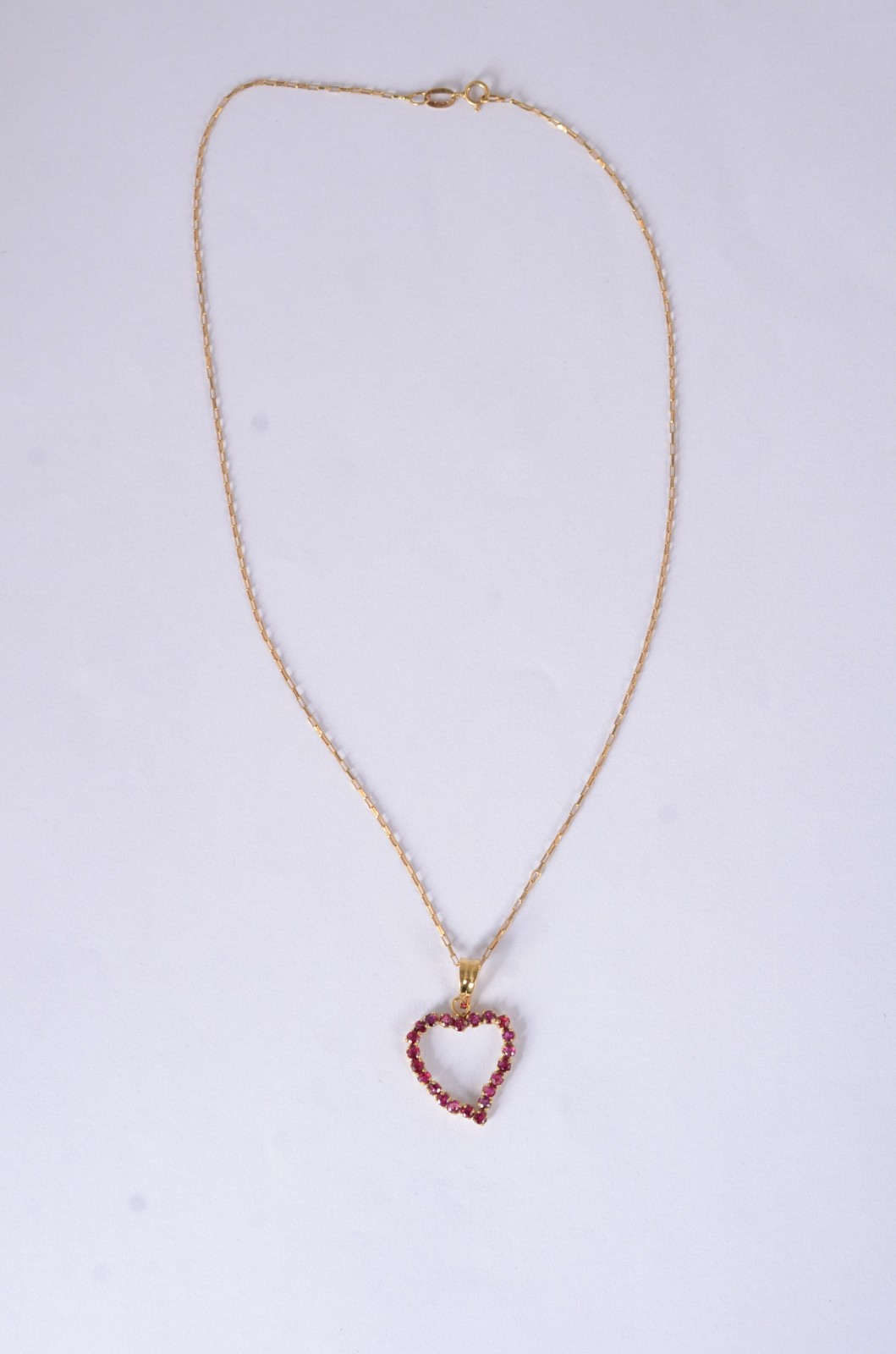 Colar com pendente de ouro 18 k., contraste 750 com élos e coração... - foto 2 de 8