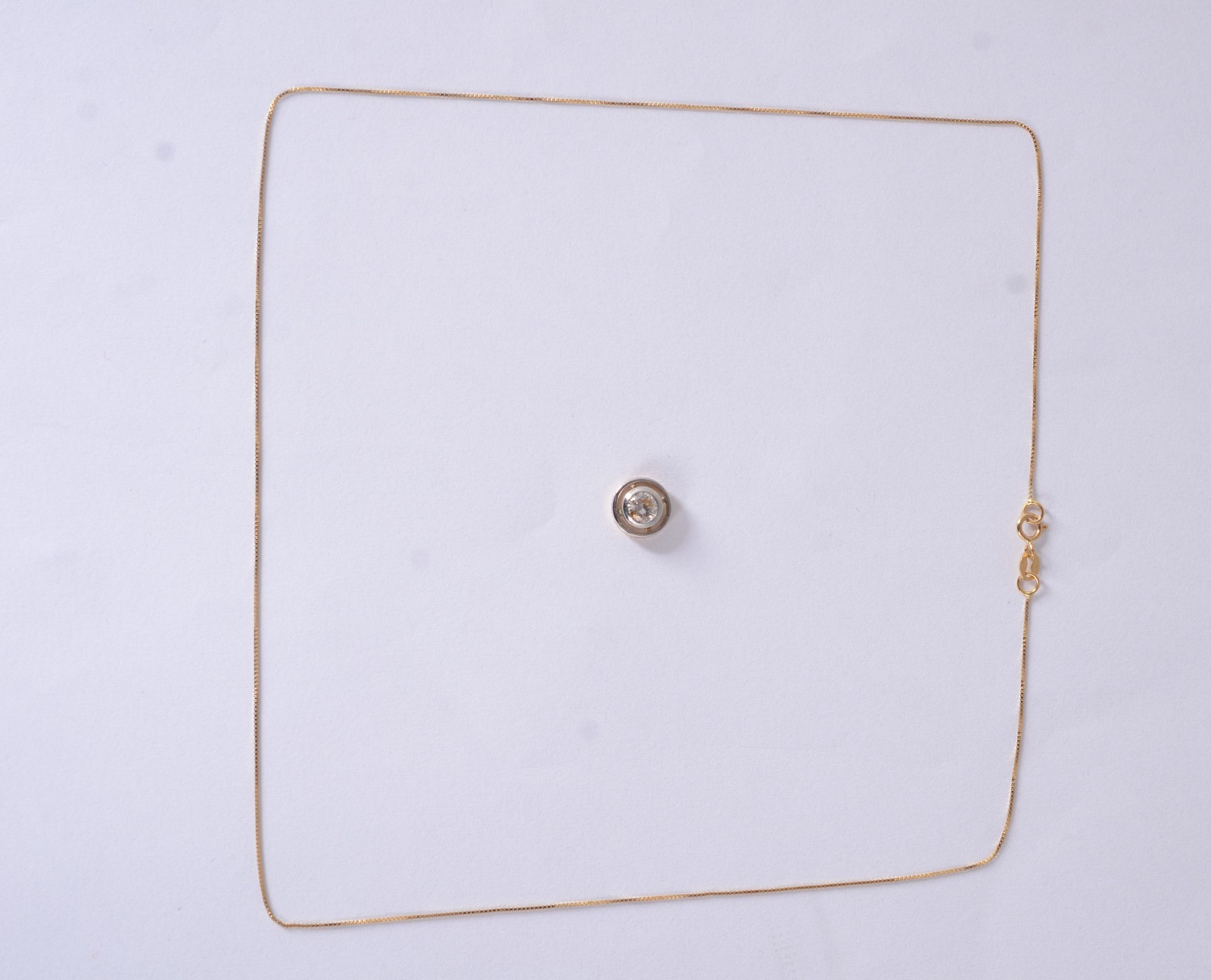 Colar com ponto de luz de ouro 18 k., contraste 750, malha veneziana... - foto 1 de 6