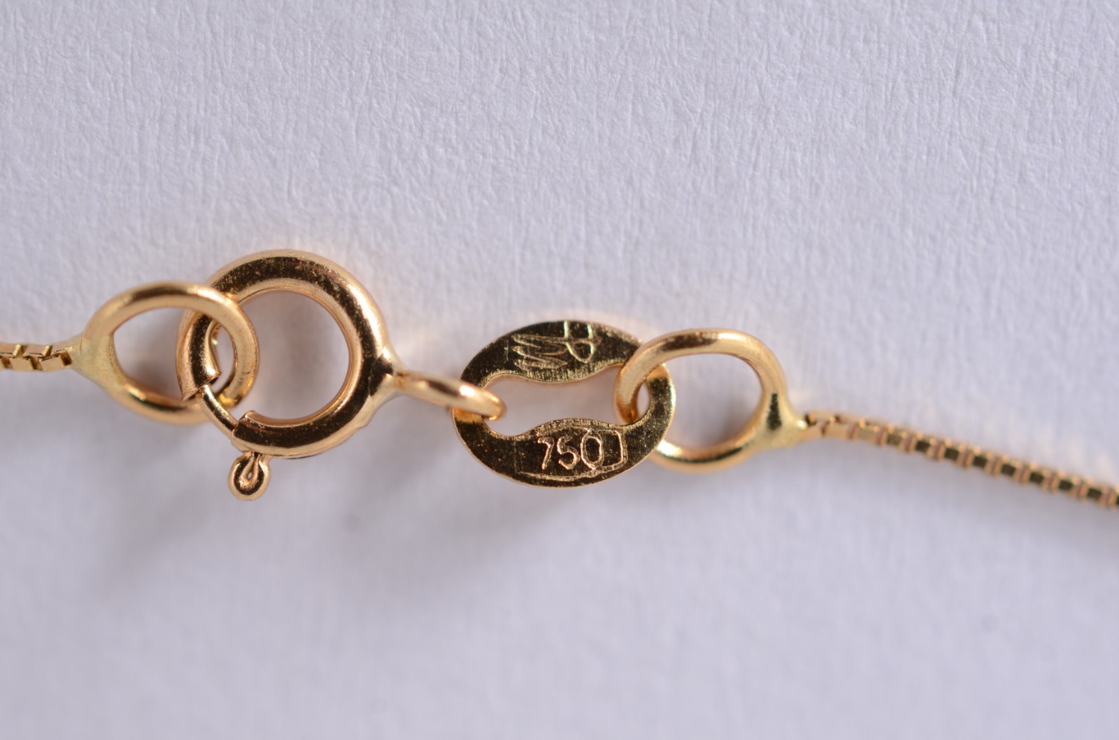 Colar com ponto de luz de ouro 18 k., contraste 750, malha veneziana... - foto 6 de 6