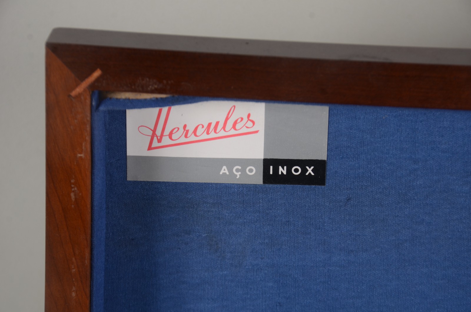Faqueiro de aço Inox Hercules, composto de: 11 garfos, 11 facas, 12... - foto 2 de 11