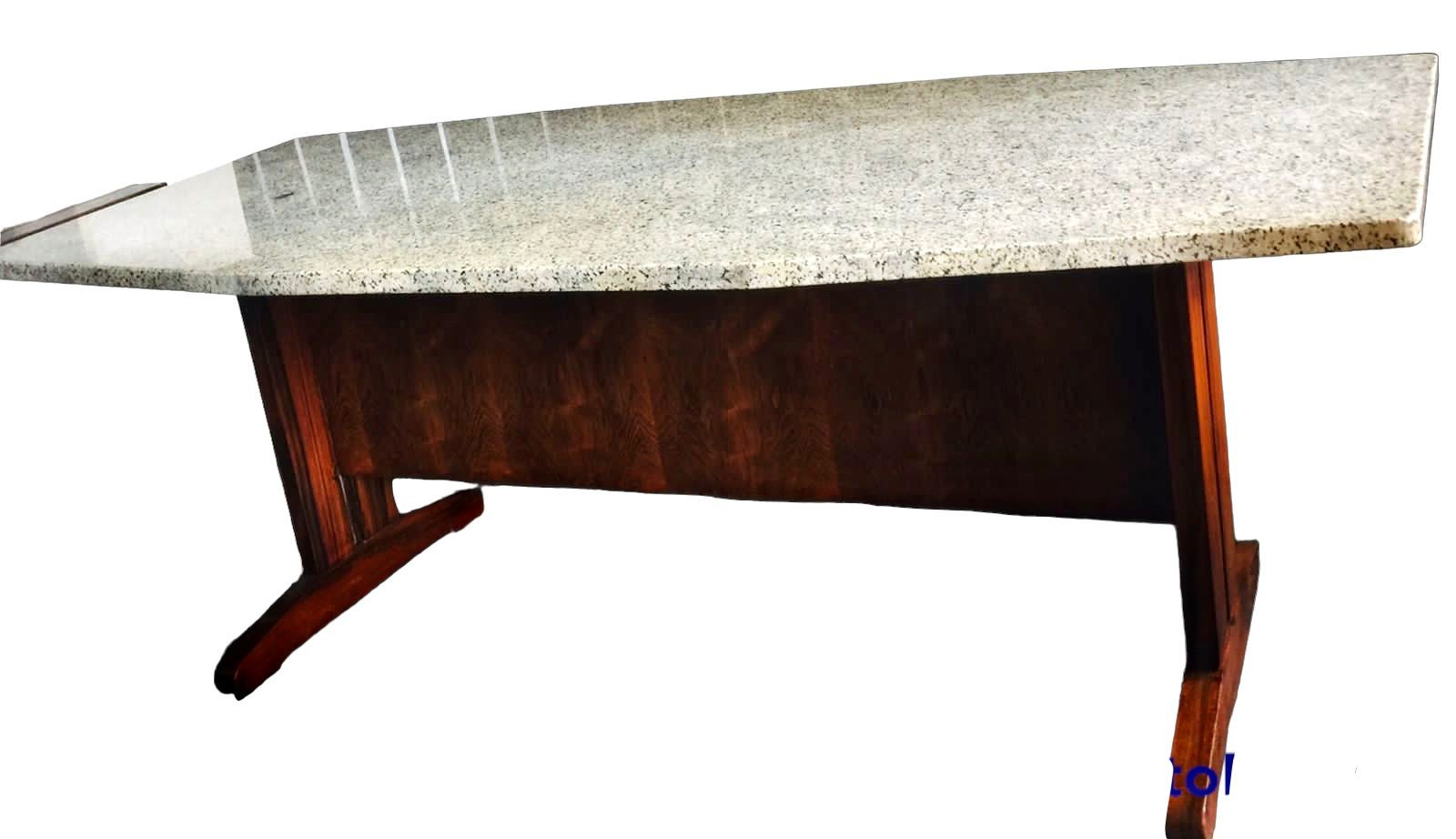Mesa com base de madeira nobre, tampo de mármore. Design moderno. - foto 3 de 3