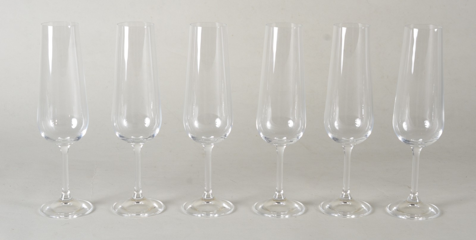 Seis flutes de cristal para champagne, 280 ml. - foto 1 de 5