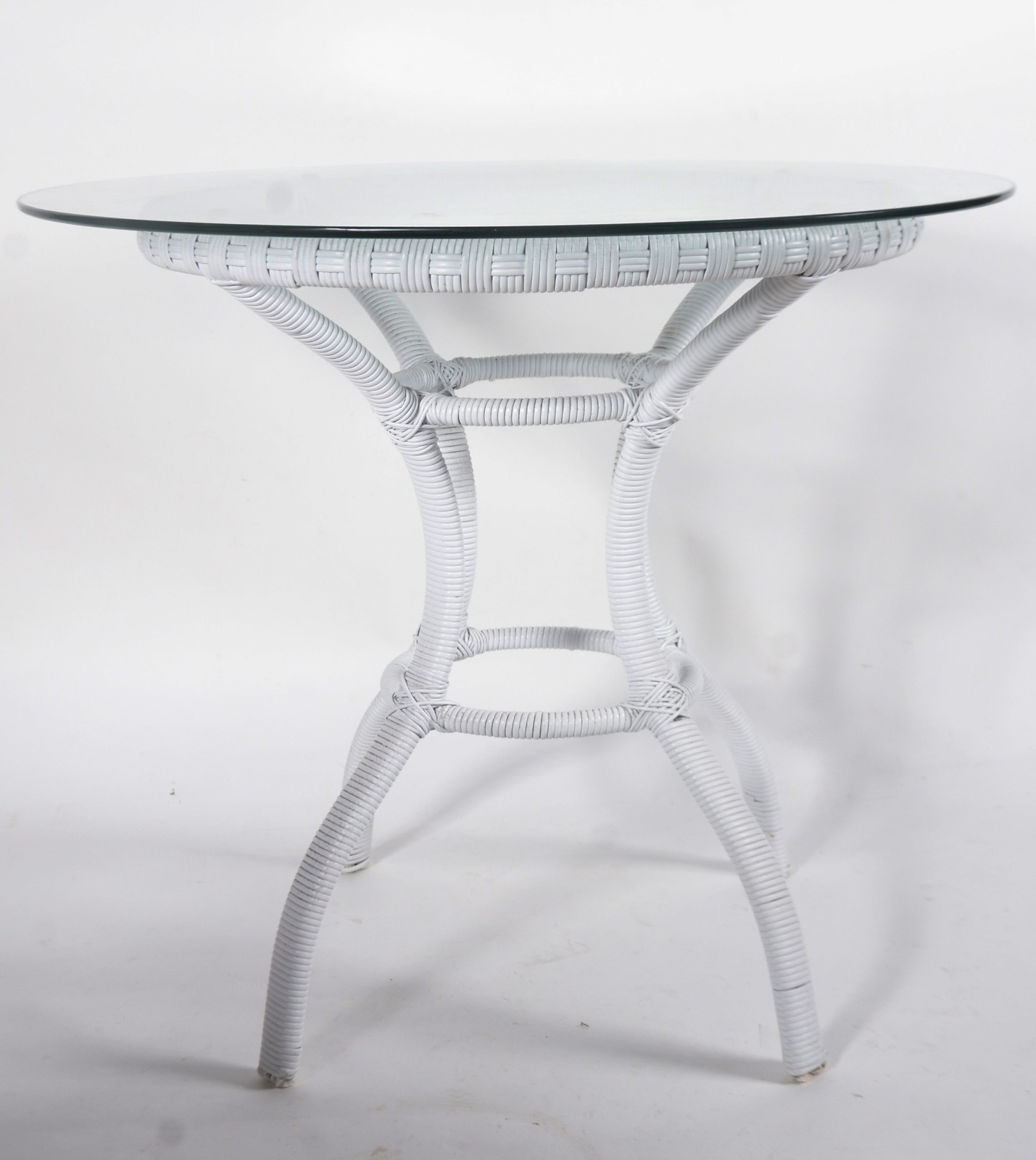 Conjunto para varanda de vime branco composto de: 4 cadeiras e mesa... - foto 5 de 6