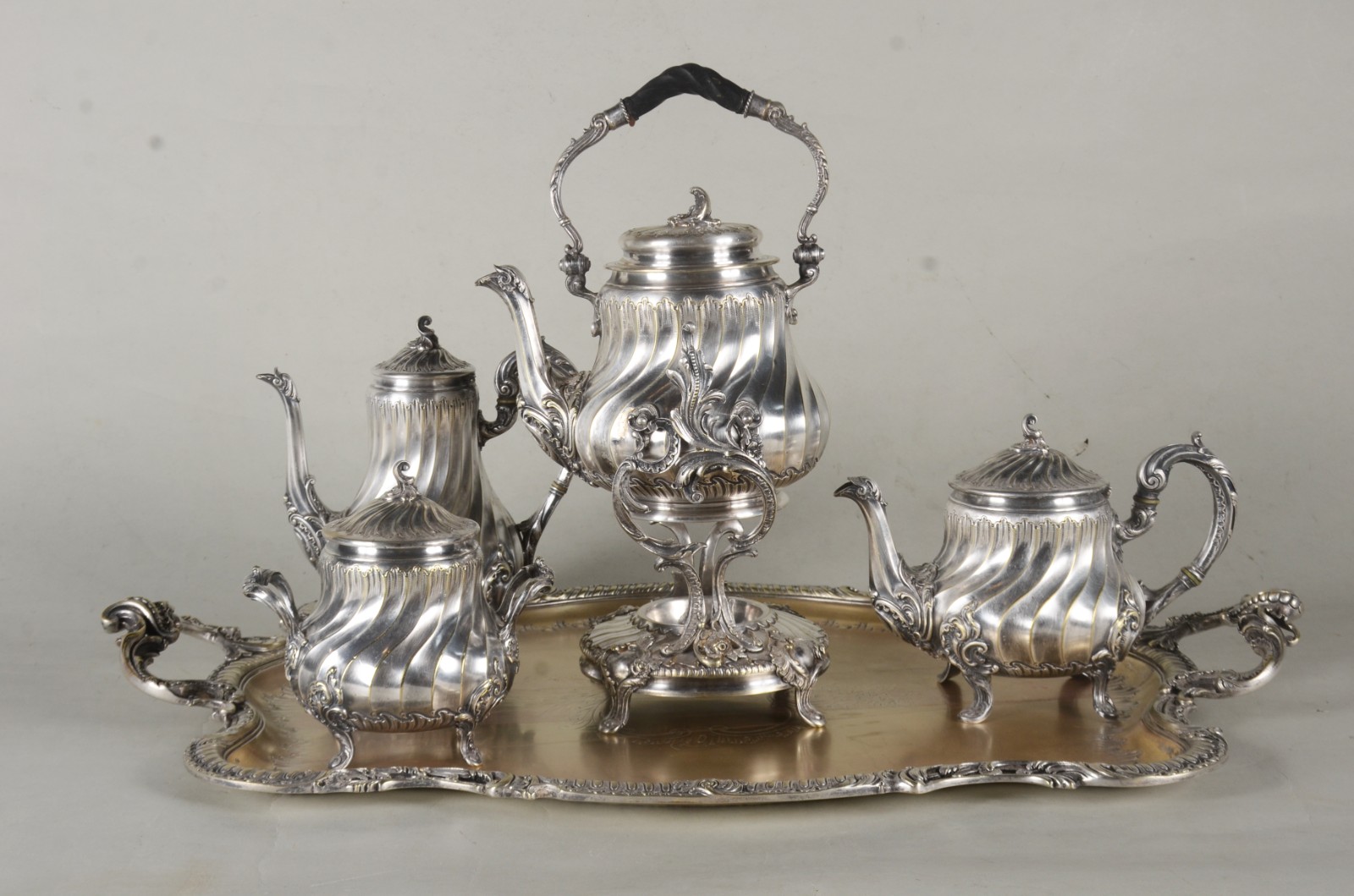 Baixela de metal prateado composto de 5 peças, sendo: Samovar, 2... - foto 1 de 11