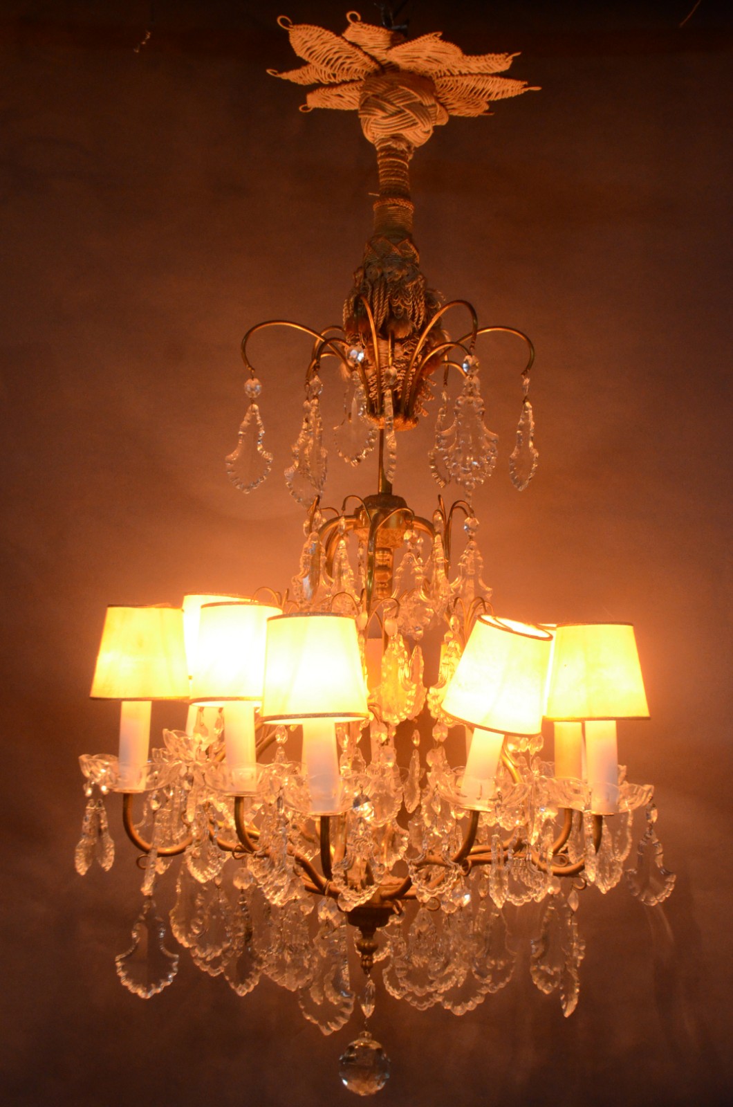 Lustre estilo Versailles para 12 luzes de metal dourado com placas e... - foto 9 de 9