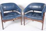 Jorge Zalszupin (1922-2020),  - Par de poltronas "Senior" de madeira nobre e couro sintético azul.