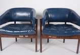 Jorge Zalszupin (1922-2020),  - Par de poltronas "Senior" de madeira nobre e couro sintético azul.