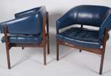 Jorge Zalszupin (1922-2020),  - Par de poltronas "Senior" de madeira nobre e couro sintético azul.