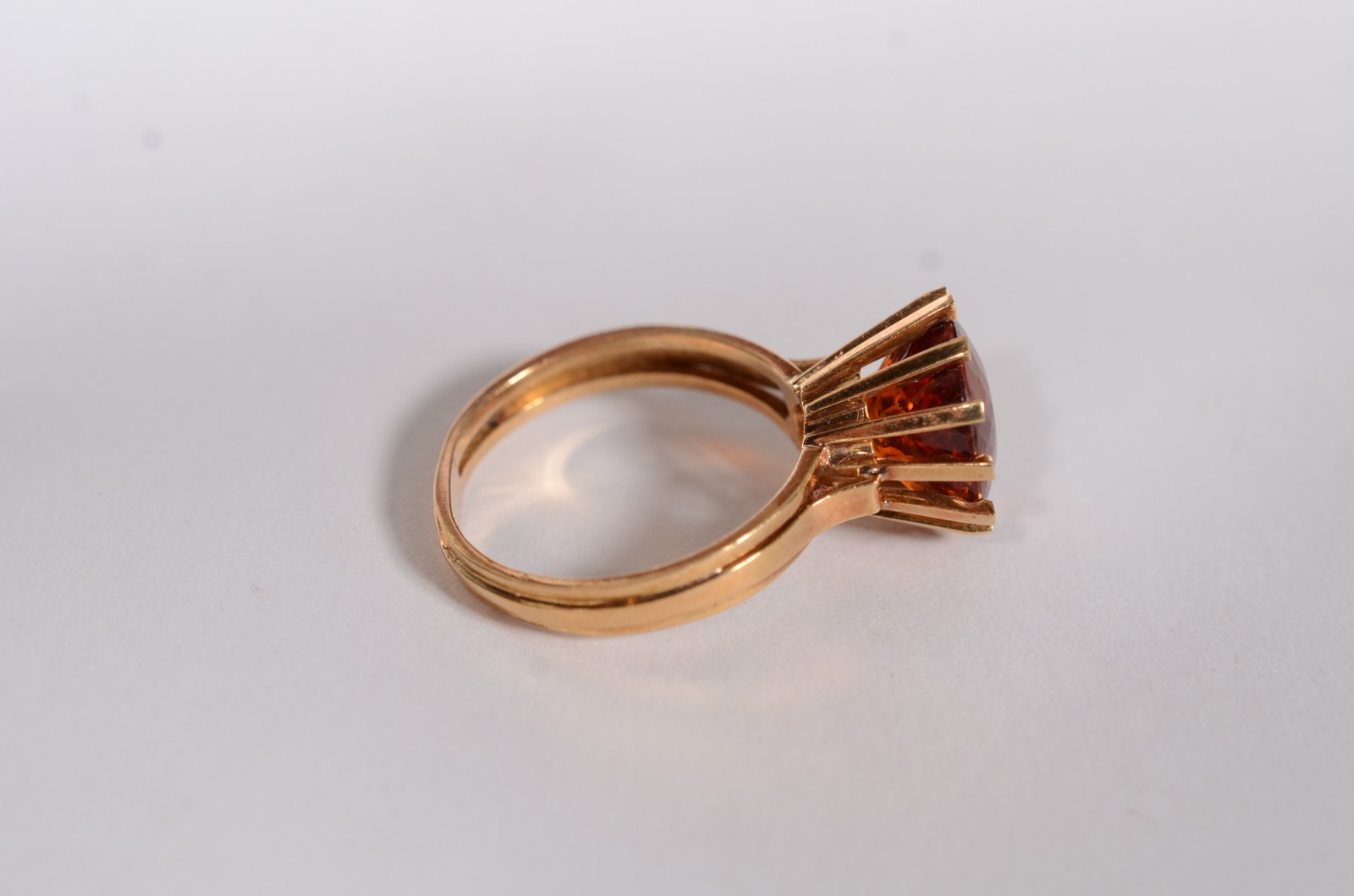 Anel de ouro 18 k com pedra citrino, aro 21 (Por motivos de segurança... - foto 4 de 5