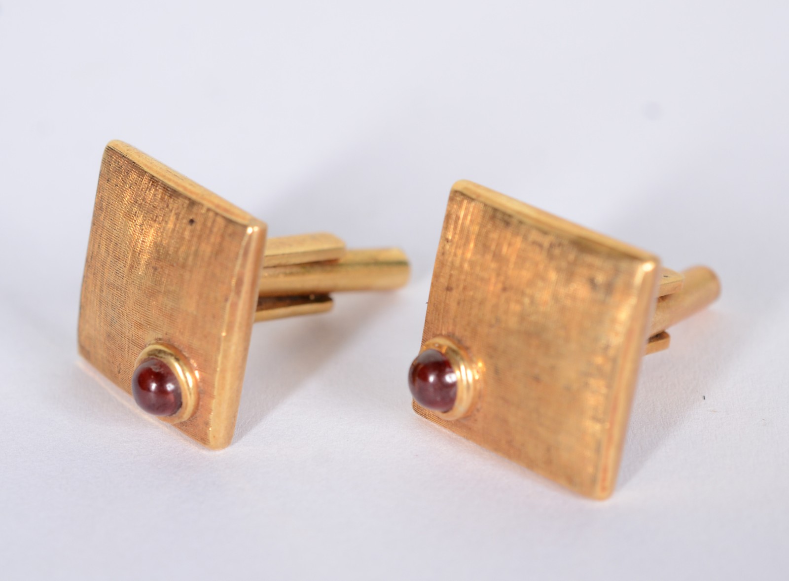 Par de abotoaduras de ouro 18 k. com pedra âmbar (Por motivos de... - foto 2 de 6
