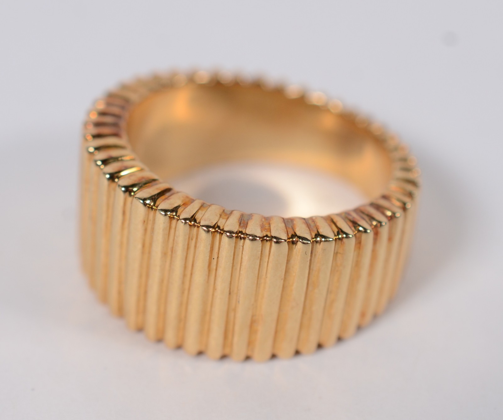 Anel de ouro 18 k., aro 15. Acompanha certificado emitido pelo... - foto 3 de 7