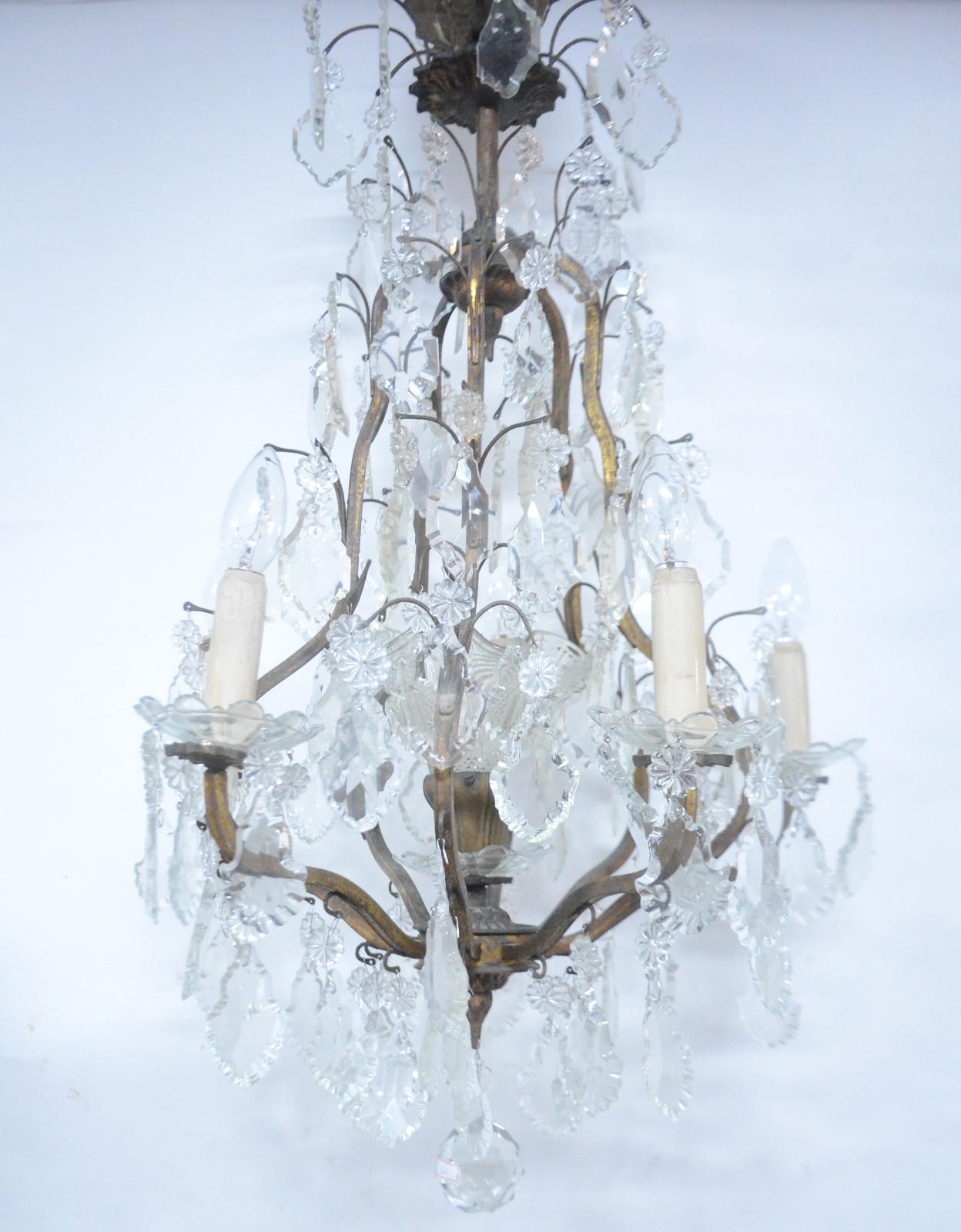 Lustre de metal para 10 luzes com pingentes de cristal lapidado. - foto 1 de 8