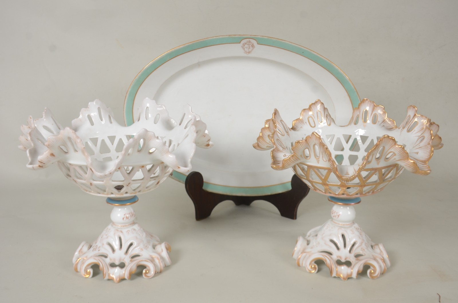 Travessa de porcelana francesa - Medailles D'or 1867-1878 - (Charles... - foto 1 de 10